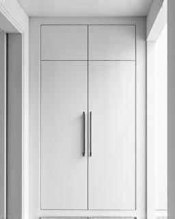 Massgefertigter Einbauschrank in Alpinweiss